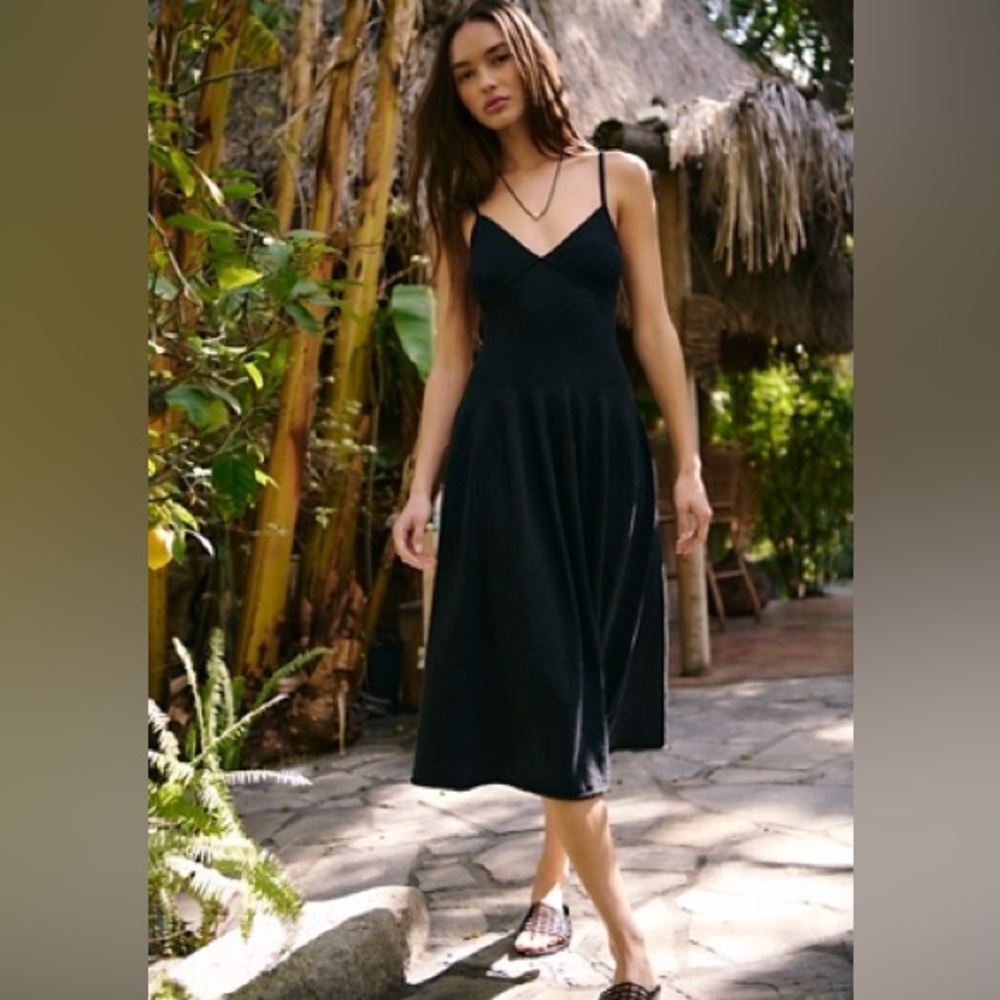 New Free People Tula  Black sweater Spaghetti-Strap Midi Dress Sz medium